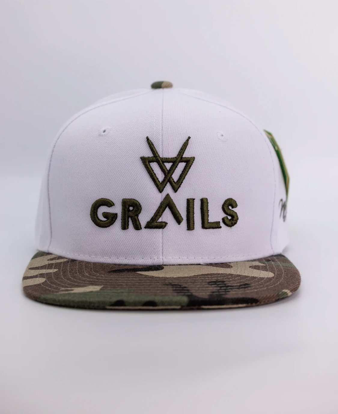 Grails Snapback – White & Camo